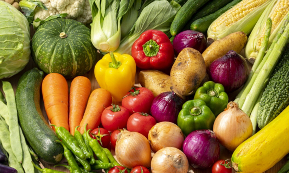 大量の新鮮で美味しそうな野菜たちのイメージ