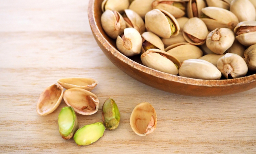 殻付きのピスタチオ